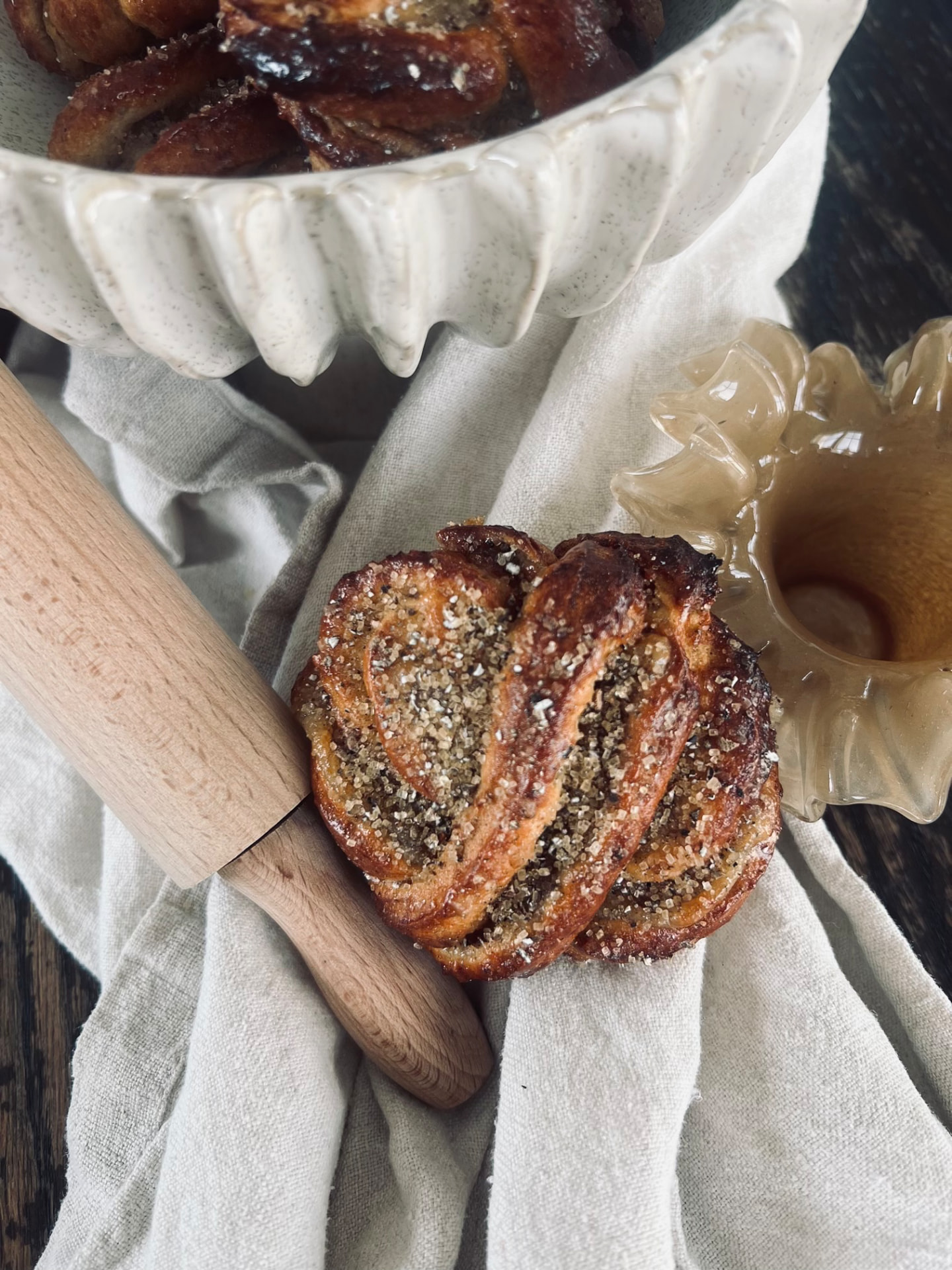 Handgjorda glutenfria kanelbullar